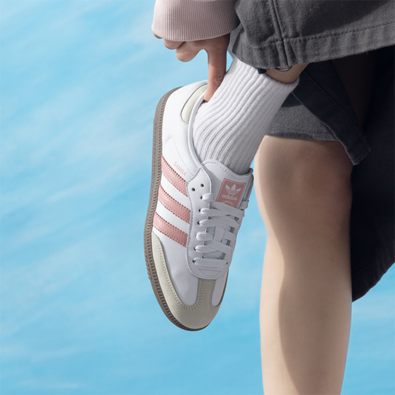 Sepatu kasual olahraga wanita  - Adidas Shoes Samba ulasan dan harga